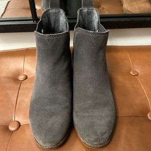 📣✔️Black Friday Sale ✔️📣 These amazing little booties are so comfortable!